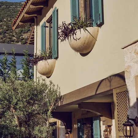 A Lyric Retreat Of Romance, Erato * Kaş