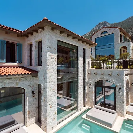 A Lyric Retreat Of Romance, Erato Villa