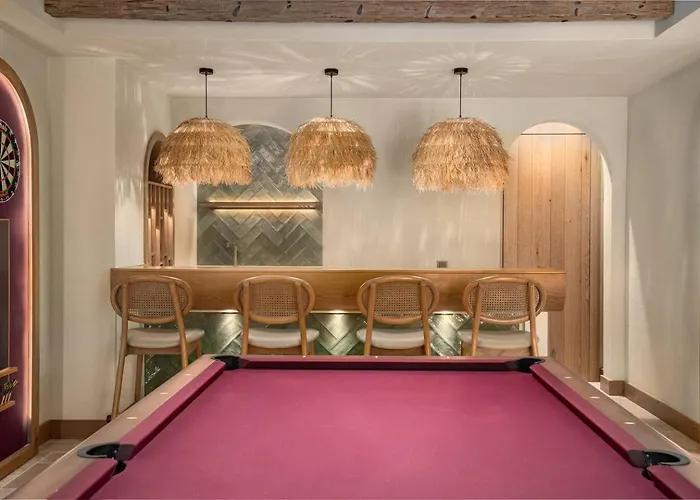 A Lyric Retreat Of Romance, Erato * Κας