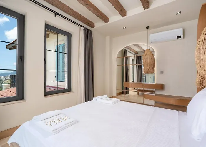 Willa A Lyric Retreat Of Romance, Erato Kaş