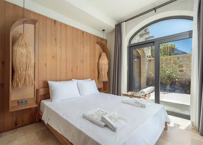 A Lyric Retreat Of Romance, Erato