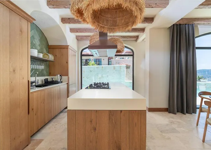 A Lyric Retreat Of Romance, Erato *